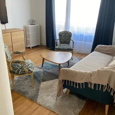 Le Petit Paris Apartment